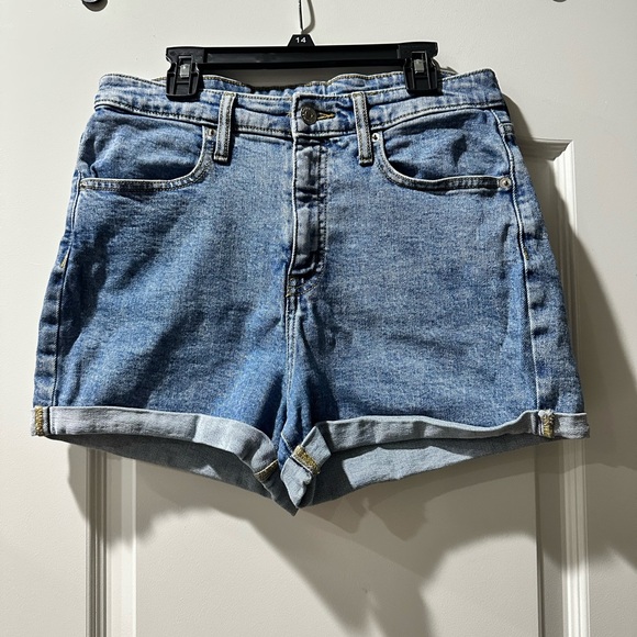 wild fable Pants - Wild Fable Denim Blue Women's Vintage Look Shorts - Size 10